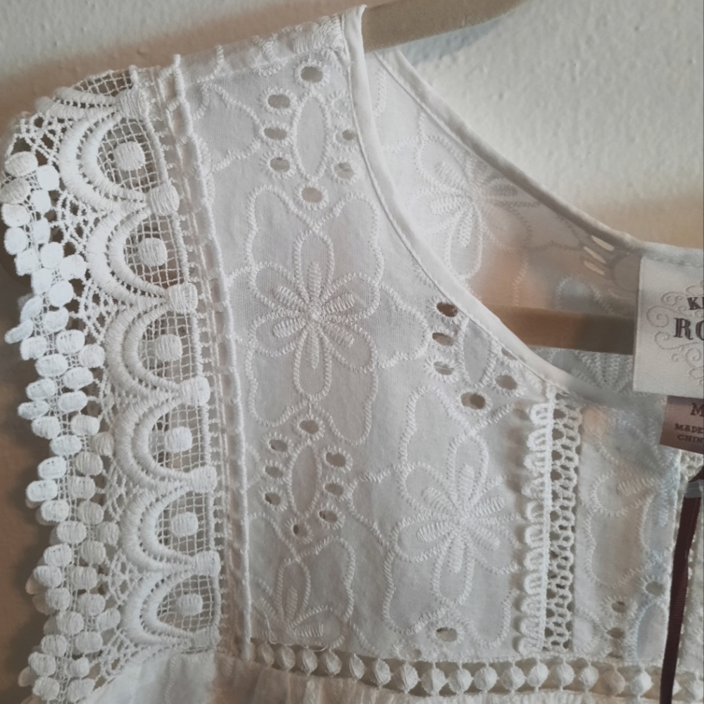 Knox Rose White Eyelet Sleeveless Top Medium